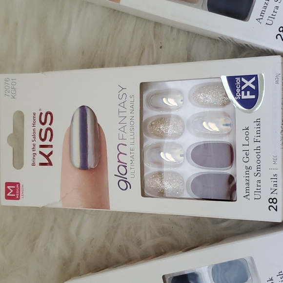 BUNDLE: Gel Stick on Nails - Picture 4 of 6